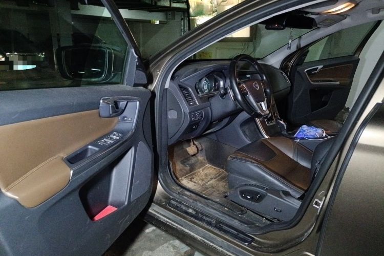 Used Volvo XC60 2015 T5 AWD Smart Drive Edition Driver Seat