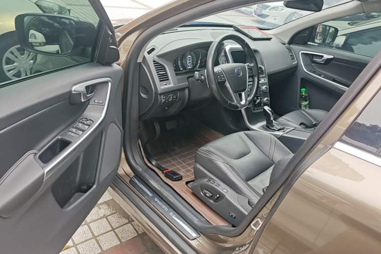 Used Volvo XC60 2015 T5 AWD Smart Drive Edition Driver Seat