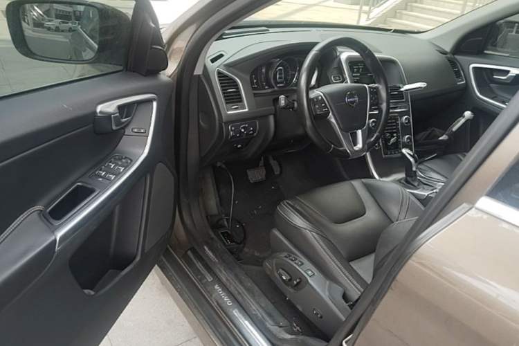 Used Volvo XC60 2015 T5 AWD Zhiyuan Edition Driver Seat