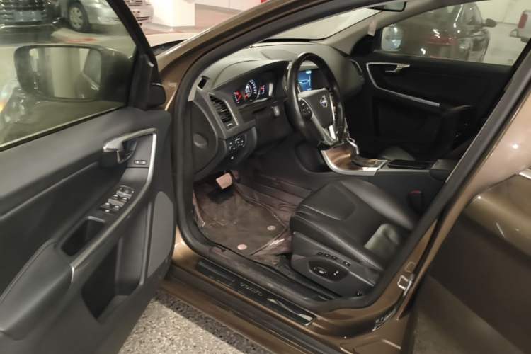 Used Volvo XC60 2015 T5 Smart Upgrade Model Driver Seat