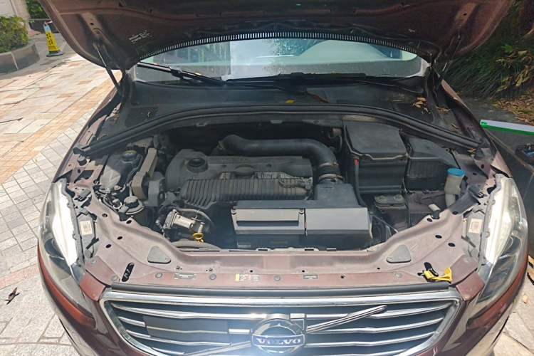 Used Volvo XC60 2015 T5 AWD Smart Drive Edition Engine Bay