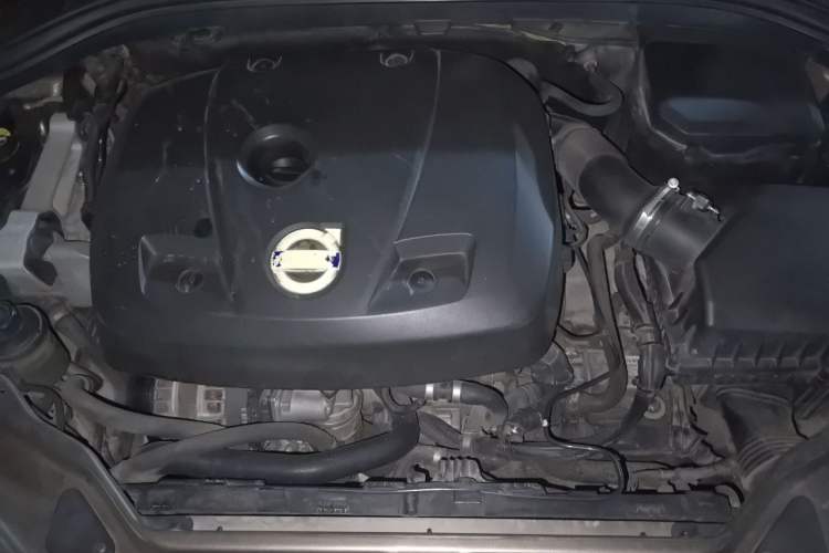 Used Volvo XC60 2015 T5 Smart Edition Engine Bay