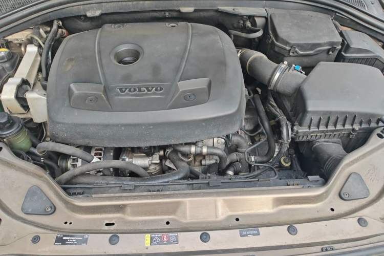Used Volvo XC60 2015 T5 Smart Upgrade Model Engine Bay