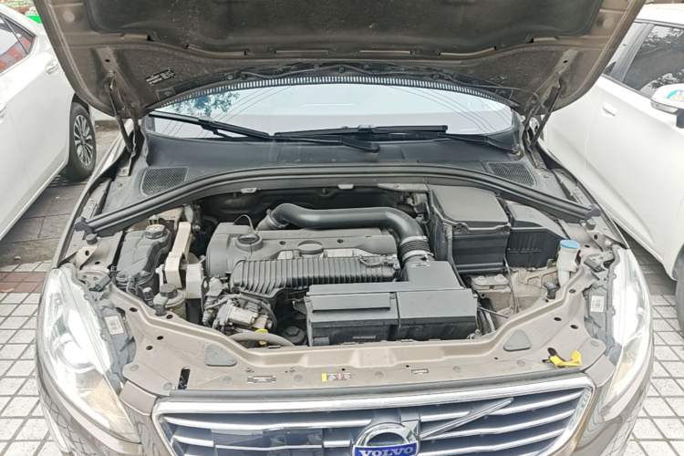 Used Volvo XC60 2015 T5 AWD Smart Drive Edition Engine Bay