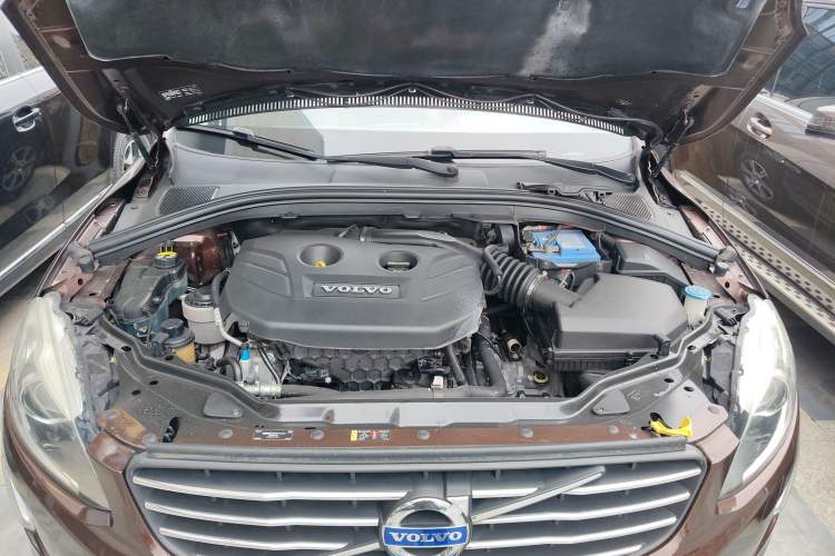 Used Volvo XC60 2015 T5 Zhiyi Edition Engine Bay