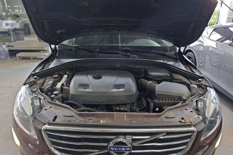 Used Volvo XC60 2015 T5 Smart Upgrade Model Engine Bay