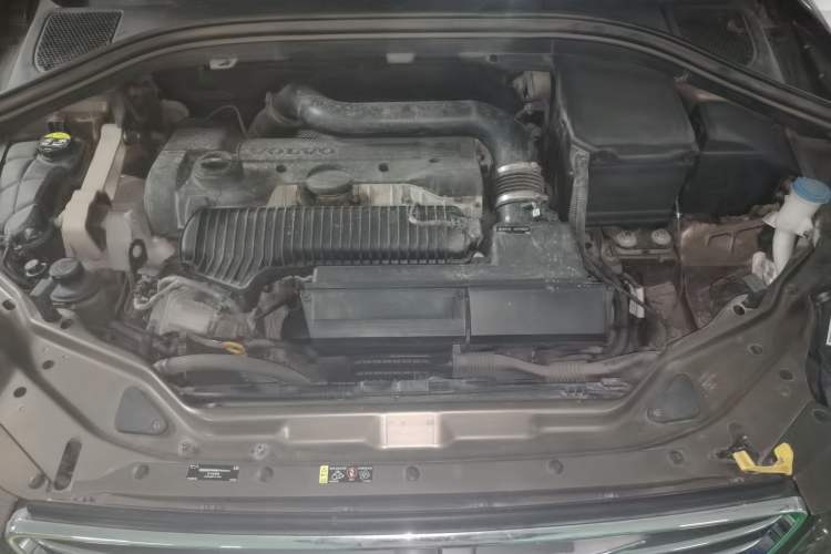 Used Volvo XC60 2015 T5 AWD Zhiyuan Edition Engine Bay