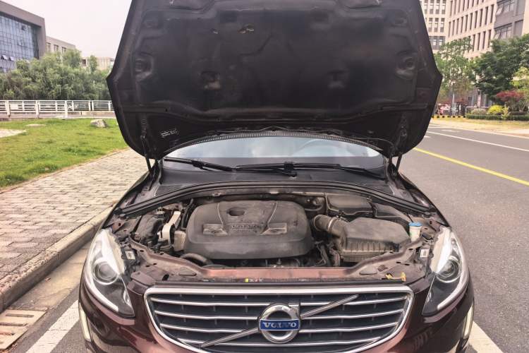 Used Volvo XC60 2015 T5 Smart Upgrade Model Engine Bay