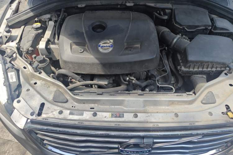Used Volvo XC60 2015 T5 Smart Edition Engine Bay