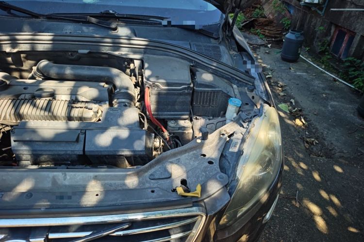 Used Volvo XC60 2015 T5 AWD Smart Drive Edition Engine Bay Left