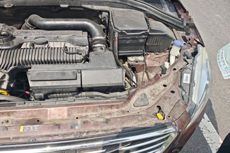 Used Volvo XC60 2015 T5 AWD Zhiyuan Edition Engine Bay Left