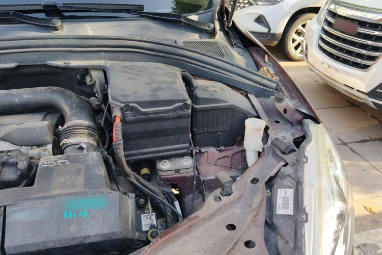 Used Volvo XC60 2015 T5 AWD Zhiyuan Edition Engine Bay Left