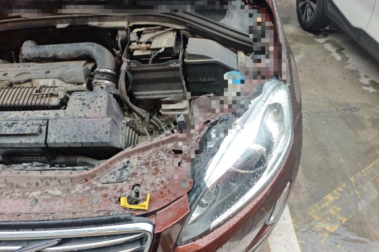 Used Volvo XC60 2015 T5 AWD Zhiyuan Edition Engine Bay Left