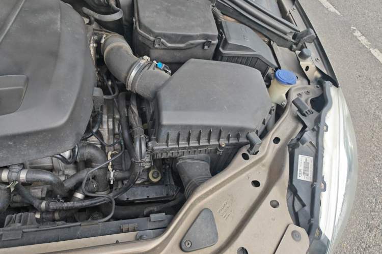 Used Volvo XC60 2015 T5 Smart Upgrade Model Engine Bay Left