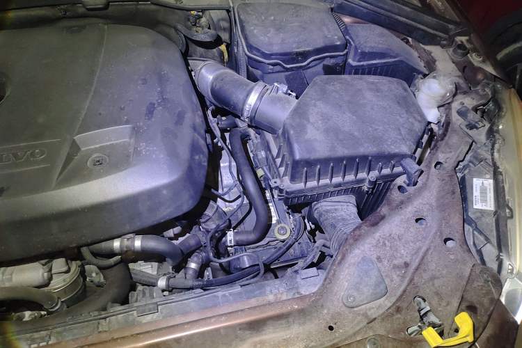 Used Volvo XC60 2015 T5 Smart Upgrade Model Engine Bay Left