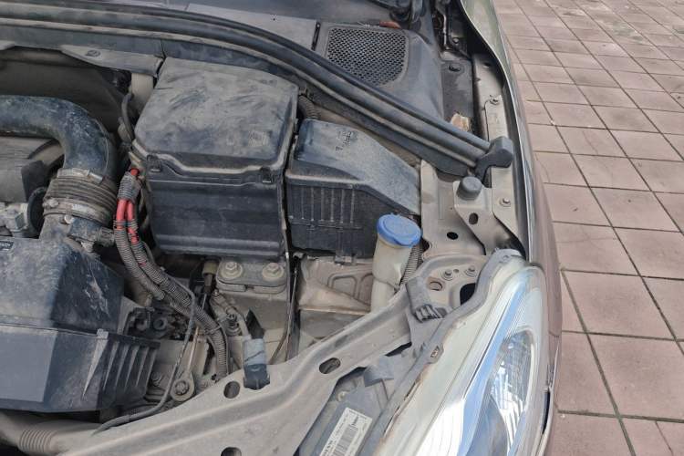 Used Volvo XC60 2015 T5 AWD Zhiyuan Edition Engine Bay Left