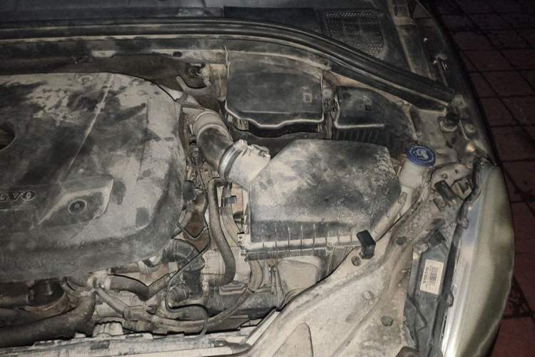 Used Volvo XC60 2015 T5 Smart Edition Engine Bay Left