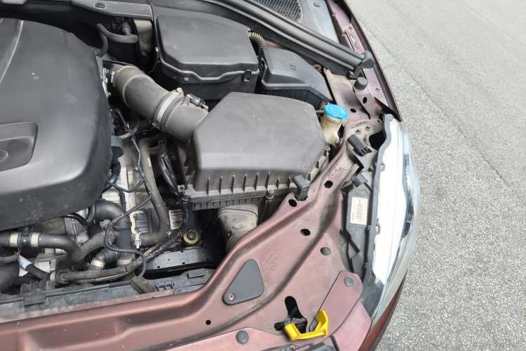 Used Volvo XC60 2015 T5 Smart Upgrade Model Engine Bay Left