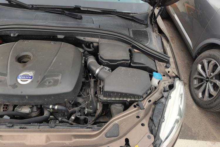 Used Volvo XC60 2015 T5 Smart Upgrade Model Engine Bay Left