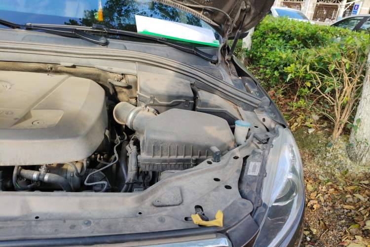 Used Volvo XC60 2015 T5 Smart Upgrade Model Engine Bay Left