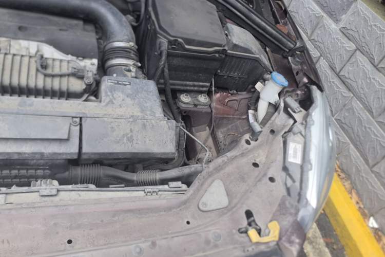 Used Volvo XC60 2015 T5 AWD Zhiyuan Edition Engine Bay Left