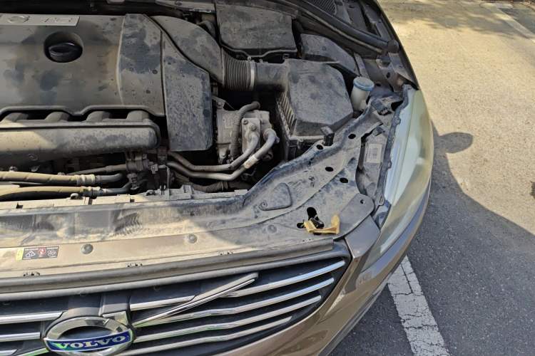 Used Volvo XC60 2015 T6 Zhiyi Edition Engine Bay Left