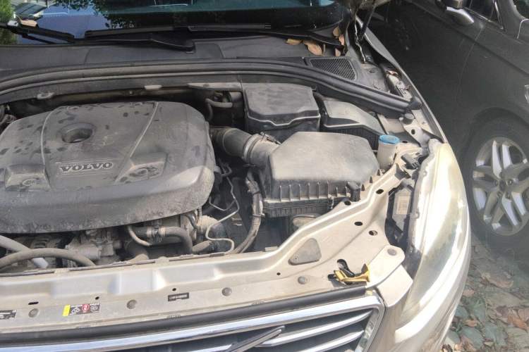 Used Volvo XC60 2015 T5 Smart Edition Engine Bay Left