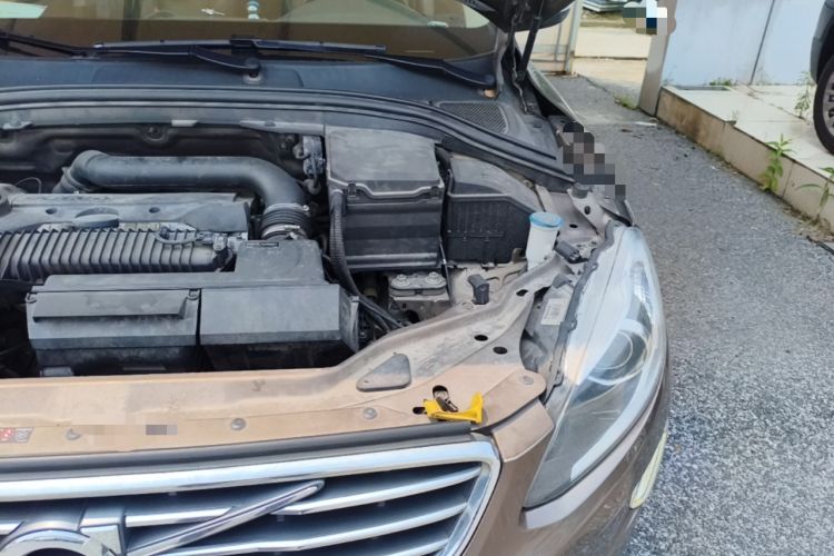 Used Volvo XC60 2015 T5 AWD Smart Drive Edition Engine Bay Left
