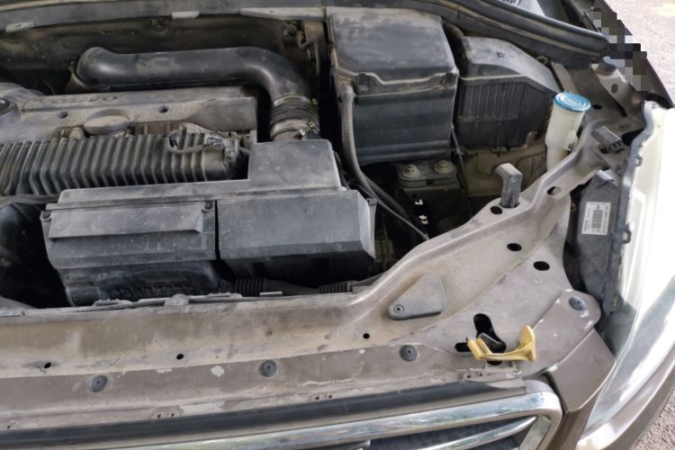 Used Volvo XC60 2015 T5 AWD Zhiyuan Edition Engine Bay Left