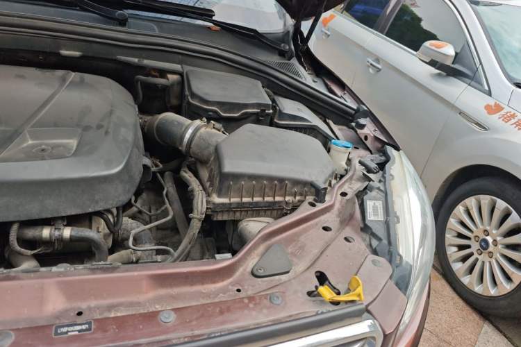 Used Volvo XC60 2015 T5 Smart Upgrade Model Engine Bay Left