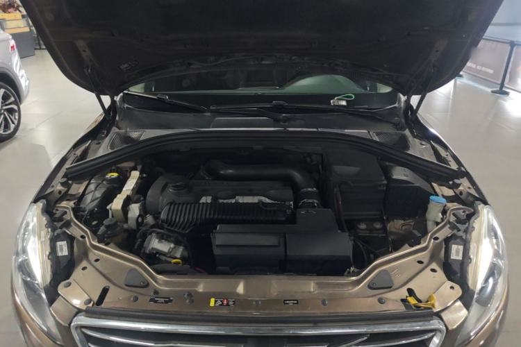 Used Volvo XC60 2015 T5 AWD Zhiyuan Edition Engine Bay