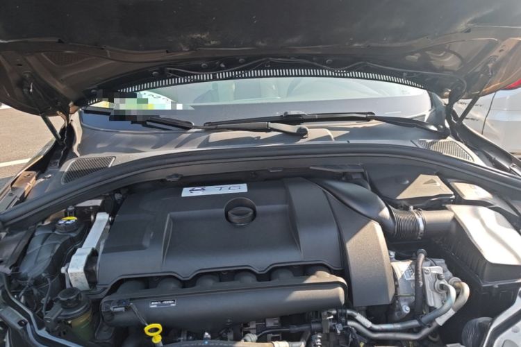 Used Volvo XC60 2015 T6 Zhiyi Edition Engine Bay