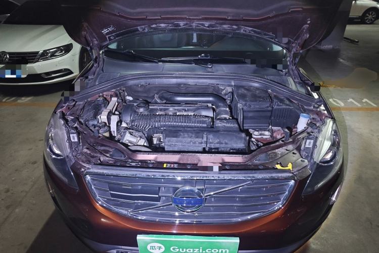 Used Volvo XC60 2015 T5 AWD Zhiyuan Edition Engine Bay
