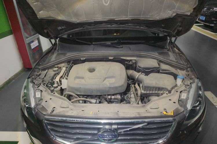 Used Volvo XC60 2015 T5 Smart Upgrade Model Engine Bay