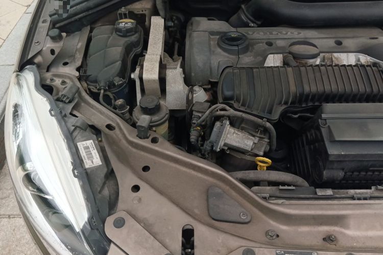 Used Volvo XC60 2015 T5 AWD Zhiyuan Edition Engine Bay Right