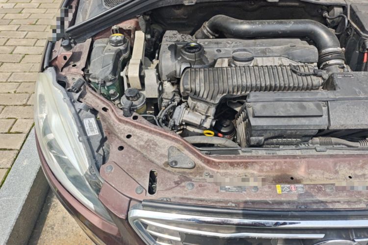 Used Volvo XC60 2015 T5 AWD Zhiyuan Edition Engine Bay Right