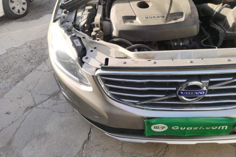Used Volvo XC60 2015 T5 Smart Upgrade Model Engine Bay Right