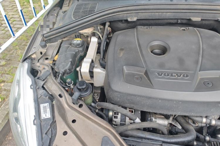 Used Volvo XC60 2015 T5 Smart Upgrade Model Engine Bay Right