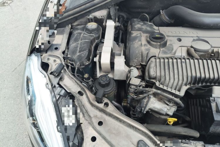 Used Volvo XC60 2015 T5 AWD Zhiyuan Edition Engine Bay Right
