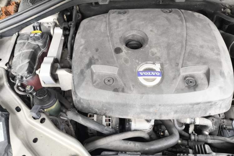 Used Volvo XC60 2015 T5 Smart Upgrade Model Engine Bay Right
