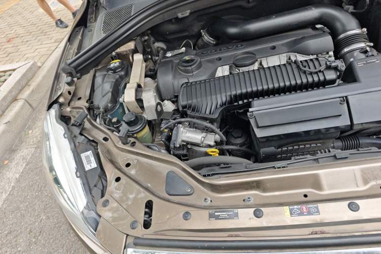 Used Volvo XC60 2015 T5 AWD Zhiyuan Edition Engine Bay Right