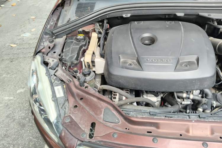 Used Volvo XC60 2015 T5 Smart Upgrade Model Engine Bay Right