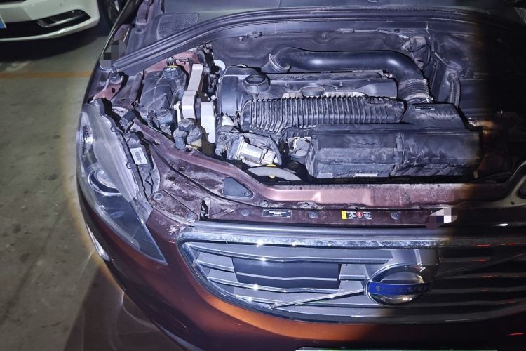 Used Volvo XC60 2015 T5 AWD Zhiyuan Edition Engine Bay Right