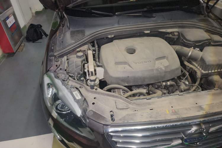 Used Volvo XC60 2015 T5 Smart Upgrade Model Engine Bay Right