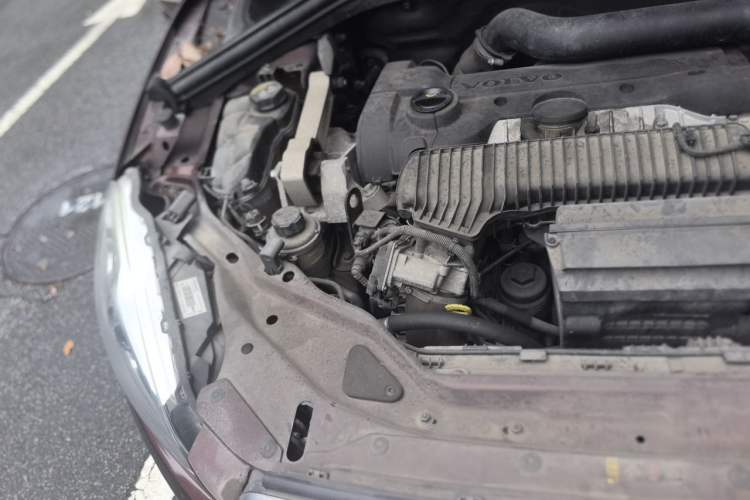 Used Volvo XC60 2015 T5 AWD Zhiyuan Edition Engine Bay Right