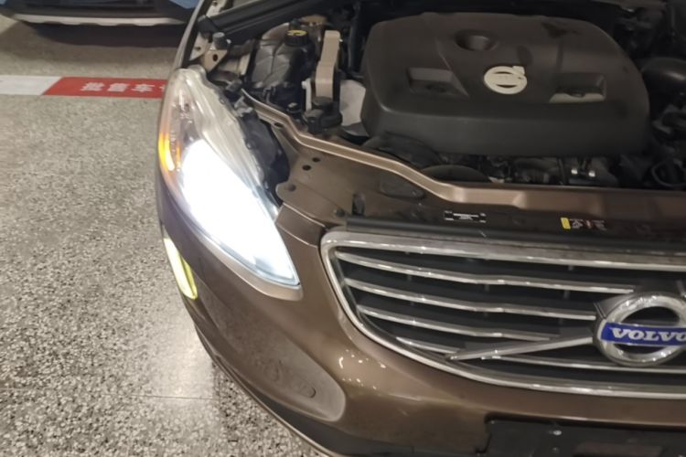 Used Volvo XC60 2015 T5 Smart Upgrade Model Engine Bay Right