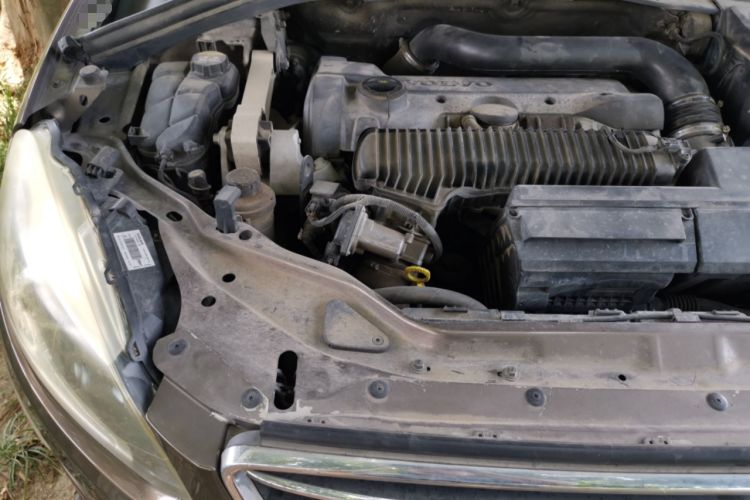 Used Volvo XC60 2015 T5 AWD Zhiyuan Edition Engine Bay Right
