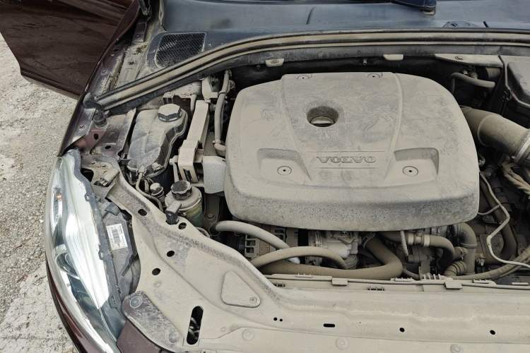 Used Volvo XC60 2015 T5 Smart Upgrade Model Engine Bay Right