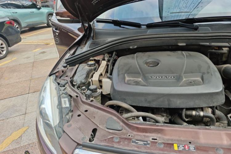 Used Volvo XC60 2015 T5 Smart Upgrade Model Engine Bay Right