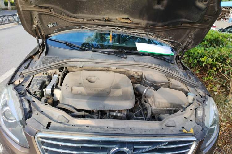 Used Volvo XC60 2015 T5 Smart Upgrade Model Engine Bay